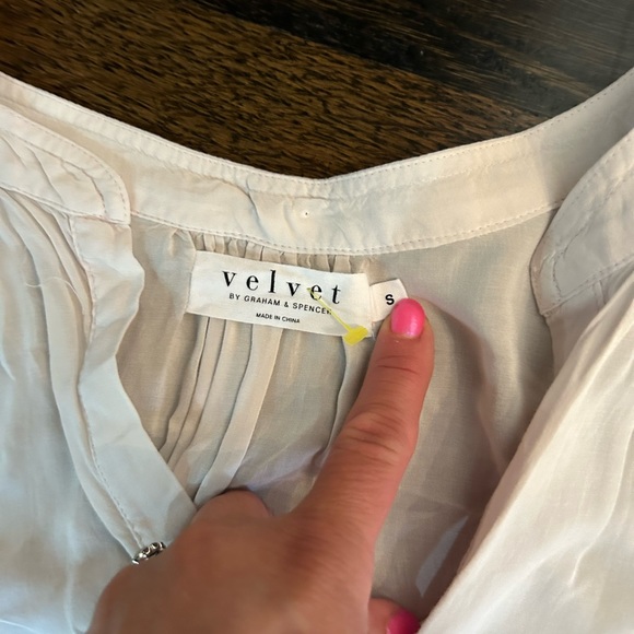 Velvet by Graham and Spencer vneck long sleeve blouse size small - Picture 5 of 5